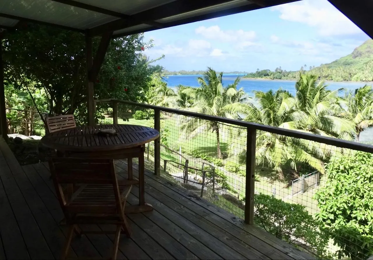 BLUE LAGOON LODGE HUAHINE, vue mer et accés privé lagon Maroe 0*,  Polinesia Francesa