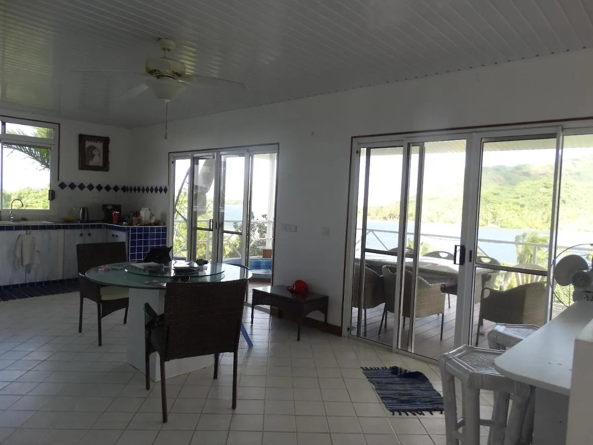Villa BLUE LAGOON LODGE HUAHINE, vue mer et accés privé lagon Maroe Polinesia Francesa